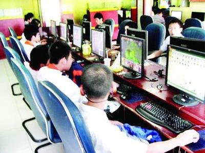 疫情下中国的孩子沉迷于游戏！玩不完的游戏！