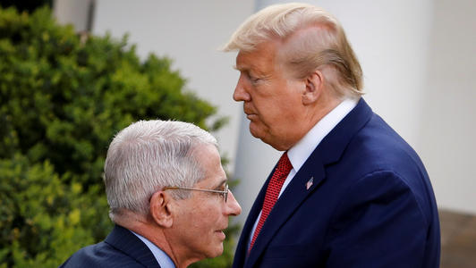 特朗普吃瘪了，记者会发生激烈交锋，甩锅中国