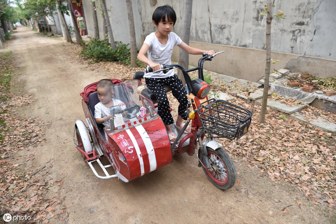 小伙花600元把电动自行车改成“三蹦子”，之前还造过一台拖拉机