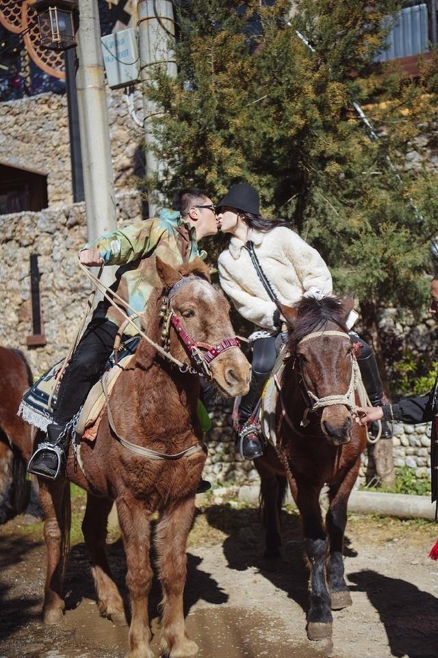 霍思燕和熊乃瑾素顏出鏡，披頭散發不惜扮醜，杜江火速上線表白