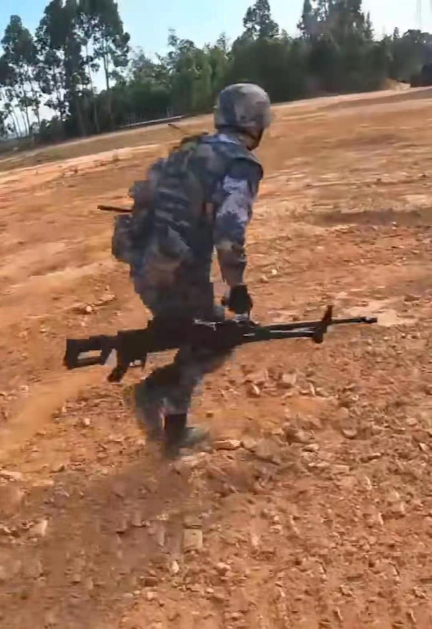 印军边境步兵机枪火力优于中国？现在和将来，印度都做不到