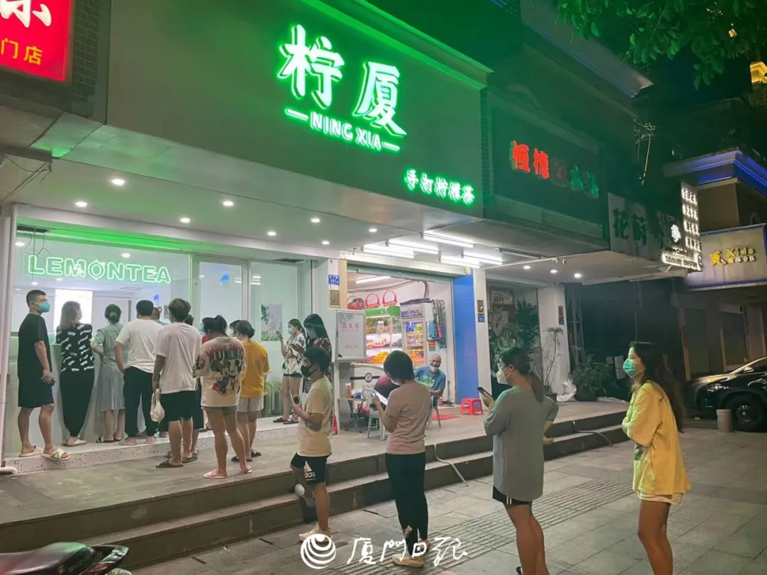 现场直击!同安区解封后的第一个夜晚:街头烟火气渐渐回归