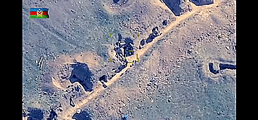挖战壕还是挖坟墓？亚美尼亚军队躲进战壕：遭无人机精确排队枪毙