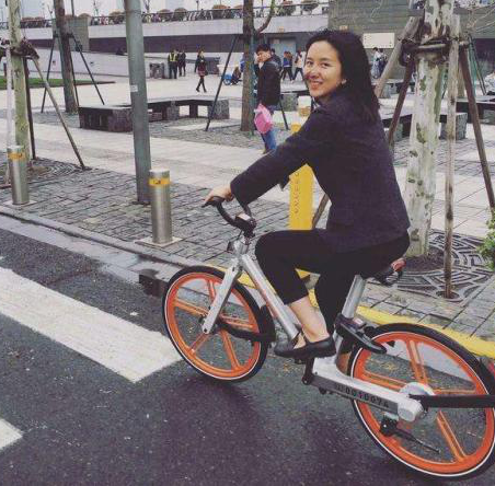 80后的她22歲大學(xué)畢業(yè)，33歲創(chuàng)立摩拜共享單車(chē)，套現(xiàn)15億