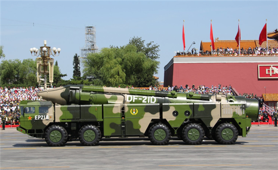 敏感时刻，我国向南海试射两枚反航母弹道导弹，准确击中预定目标