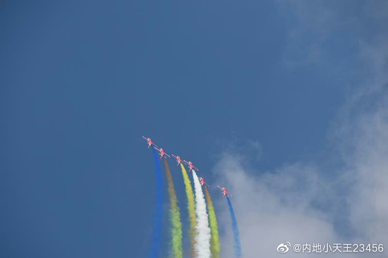 祝各位航空航天爱好者五一节快乐