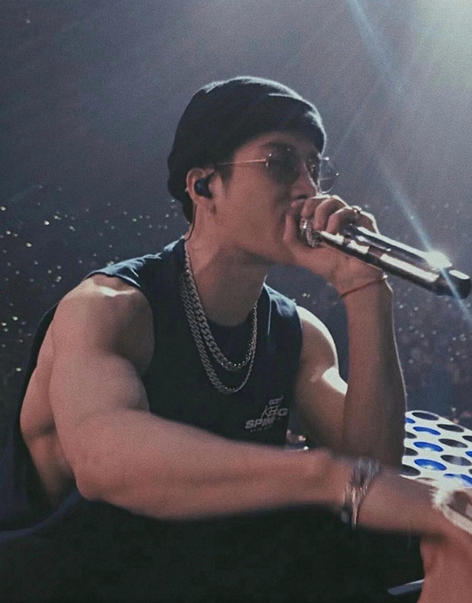 Girl of fashionable Ba Sha two big the top of a wall profession each other, netizen: ? Is string of Ц of Guo Huai Ao troubled by spurt? 