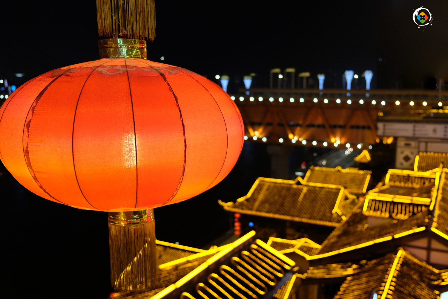 重庆洪崖洞开始形象包装，2个月没有外墙灯饰，游客还会去吗？