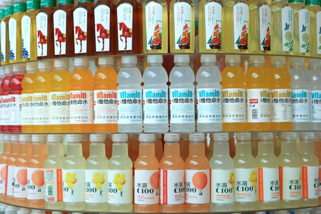 农夫山泉卖的原来是瓶子：包装比水贵，毛利比