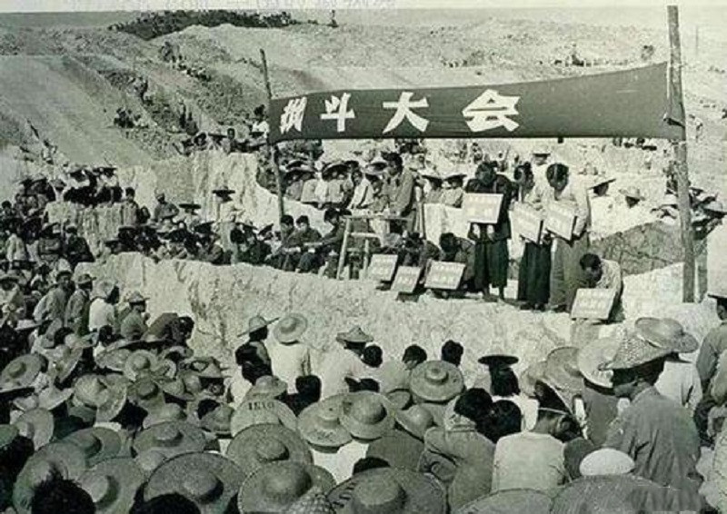 湖北农民说自己曾是红军团长，来到军区被人拦下，司令亲自迎接