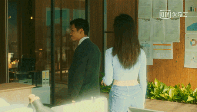 Penta提名倪妮,《流金岁月》朱锁锁换个头就翻红了,背后一扒全是黑料