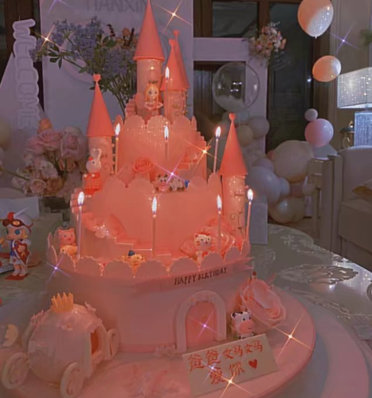 甜馨7歲生日，賈乃亮李小璐為其慶生，離異家庭的孩子更需要陪伴