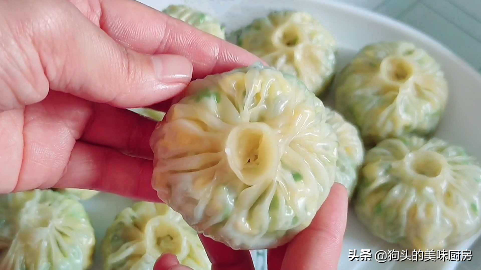 蒸包子不加酵母也能做，教你個老方法，咬一口滿嘴都是香，太香了
