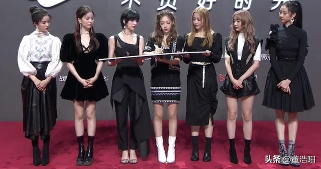 星光红毯众星造型：乔欣透视装抢镜，热巴大秀