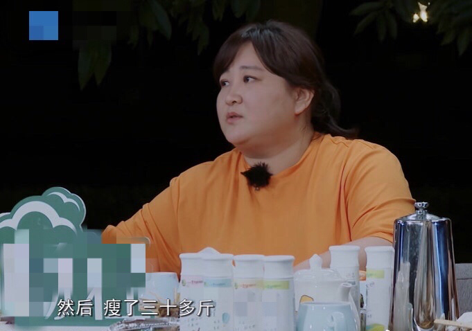 38岁贾玲现身，胖到脖子看不出疑有180斤，比陈赫体型大2倍