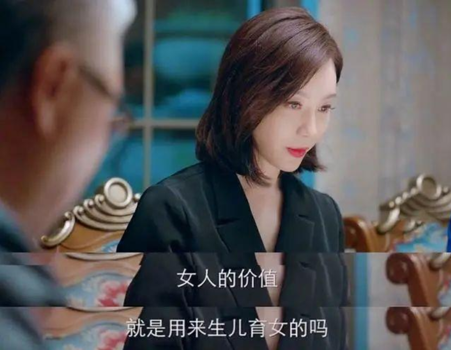 容貌出众，60岁却不生孩子的6位女星，杨丽萍为