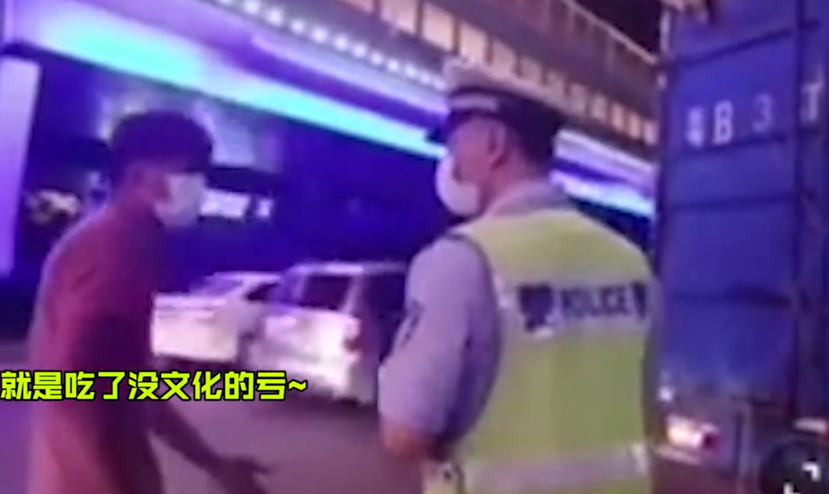 货车违法竟免于处罚，只因司机认错态度太好，金句频出逗笑交警