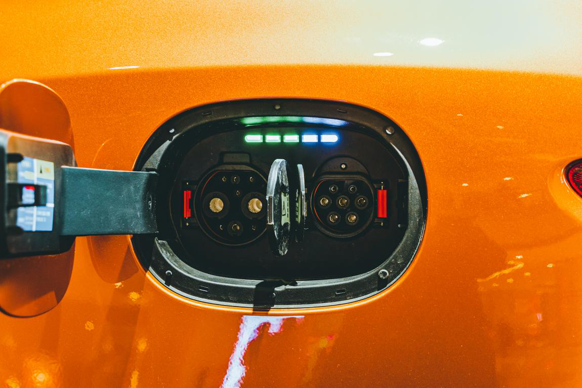 700匹马力，4.8秒加速，这台国产SUV性能比玛莎拉蒂还强