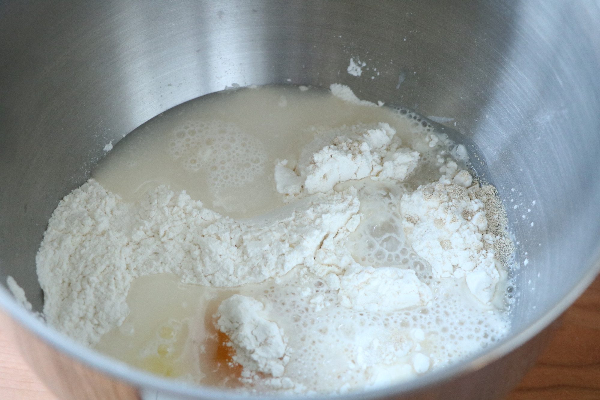 適合新手做的麵包，簡單0失敗，鬆軟拉絲香甜細膩，比買的更好吃