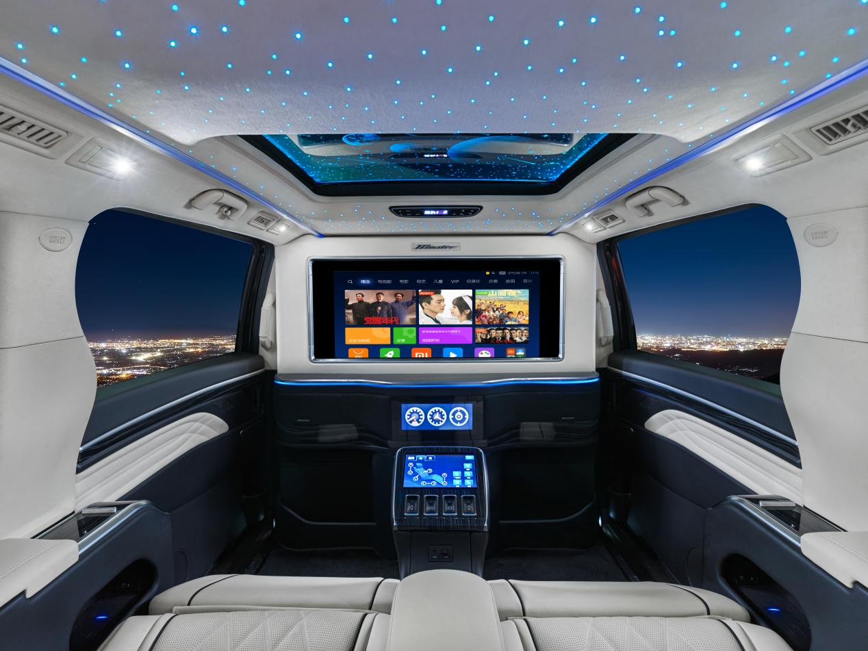 这台四座车奢华堪比雷克萨斯LM，但价格却连零头都不到？