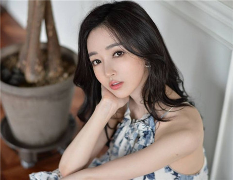 赞美女人漂亮的句子 形容女人要活得漂亮的经典句子图片