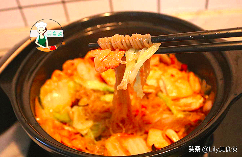 白菜燉豆腐時，先燉豆腐還是先炒白菜？ 都不對，大廚教你正確做法