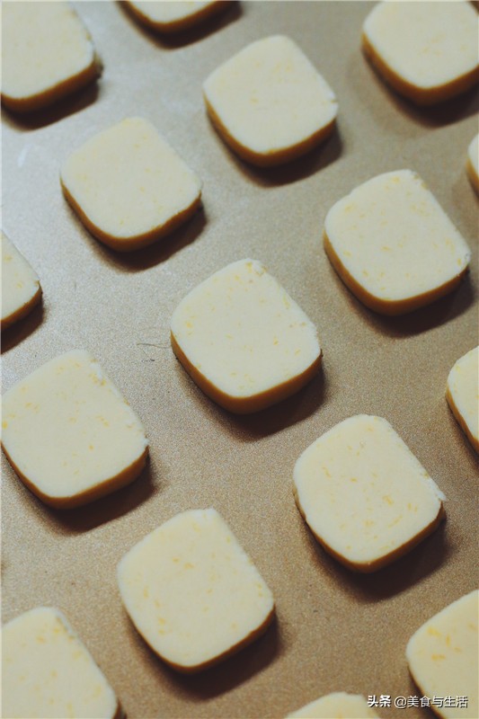 Feburary 2 if be in the home curtilage, do not want to eat bean, come a citric biscuit, acerbity acid is sweet pretty good also