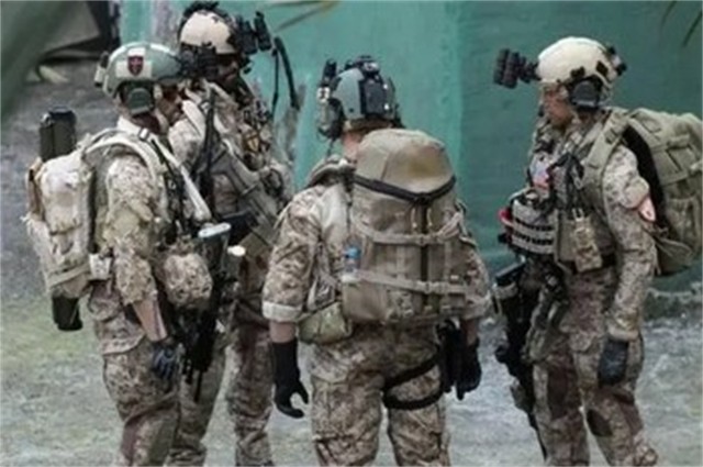 911事件发生后，本拉登公开发表讲话挑衅美国政府，小布什很愤怒