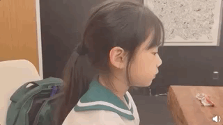 小S曬母女對話，許老三自稱三姐妹中她最美，對鏡wink超自信