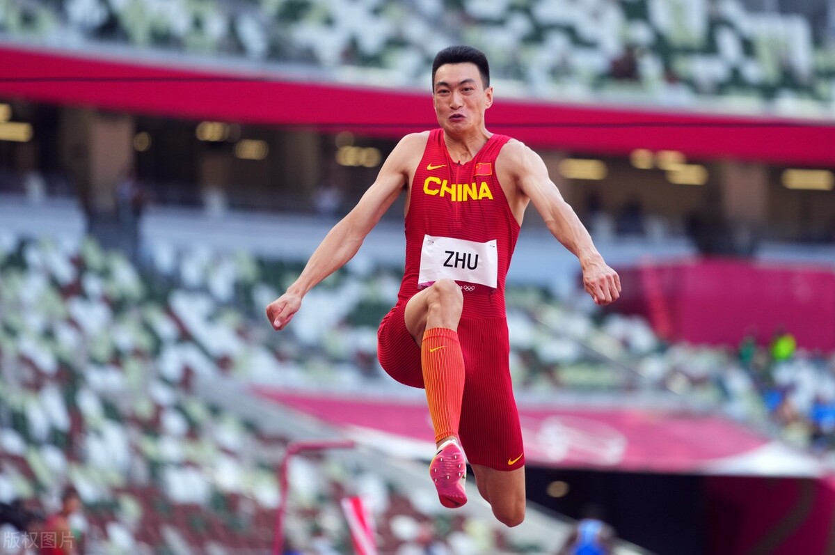 创造历史！朱亚明跃出生涯最佳17米57，夺取男子三级跳远银牌