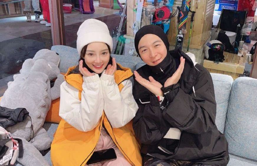 李小璐带“男闺蜜”见家长！两人同框动作亲密