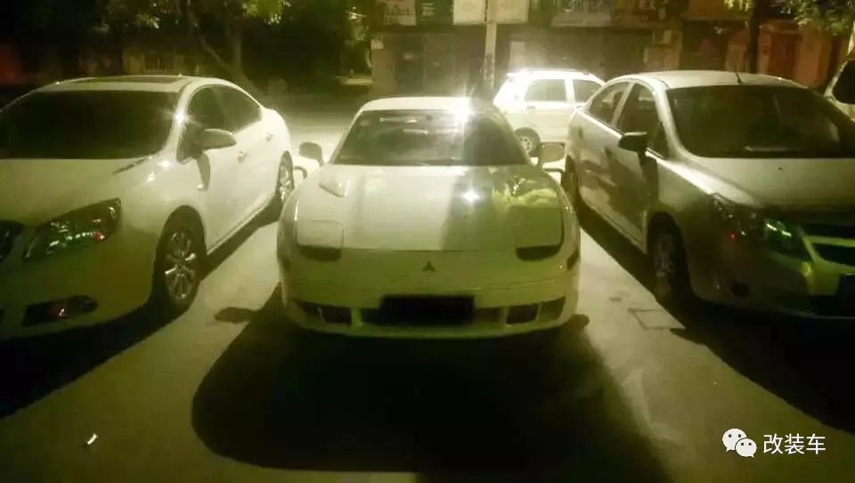 丰田MR2共享汽车？不知道收费多少钱一公里丨街拍投稿66期