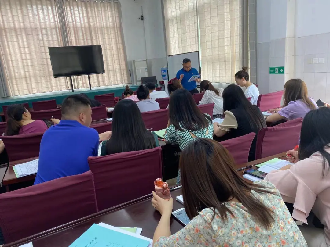 教而不研则浅，研而不教则空丨永兴小学数学教研活动