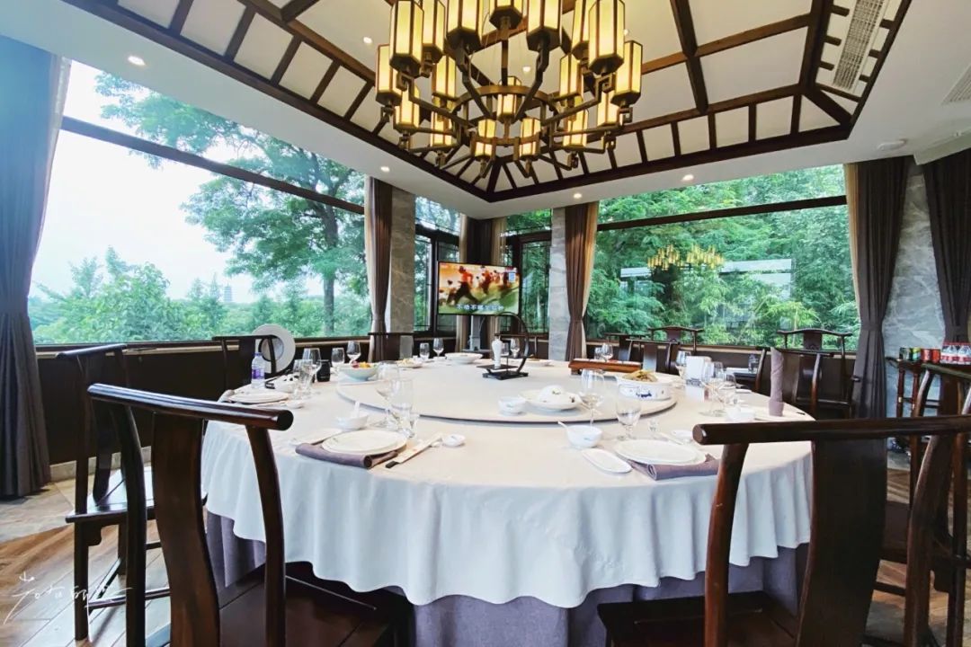 扬州宴宋城山庄店 300元/位扬州人食不厌其精,脍不厌其细.