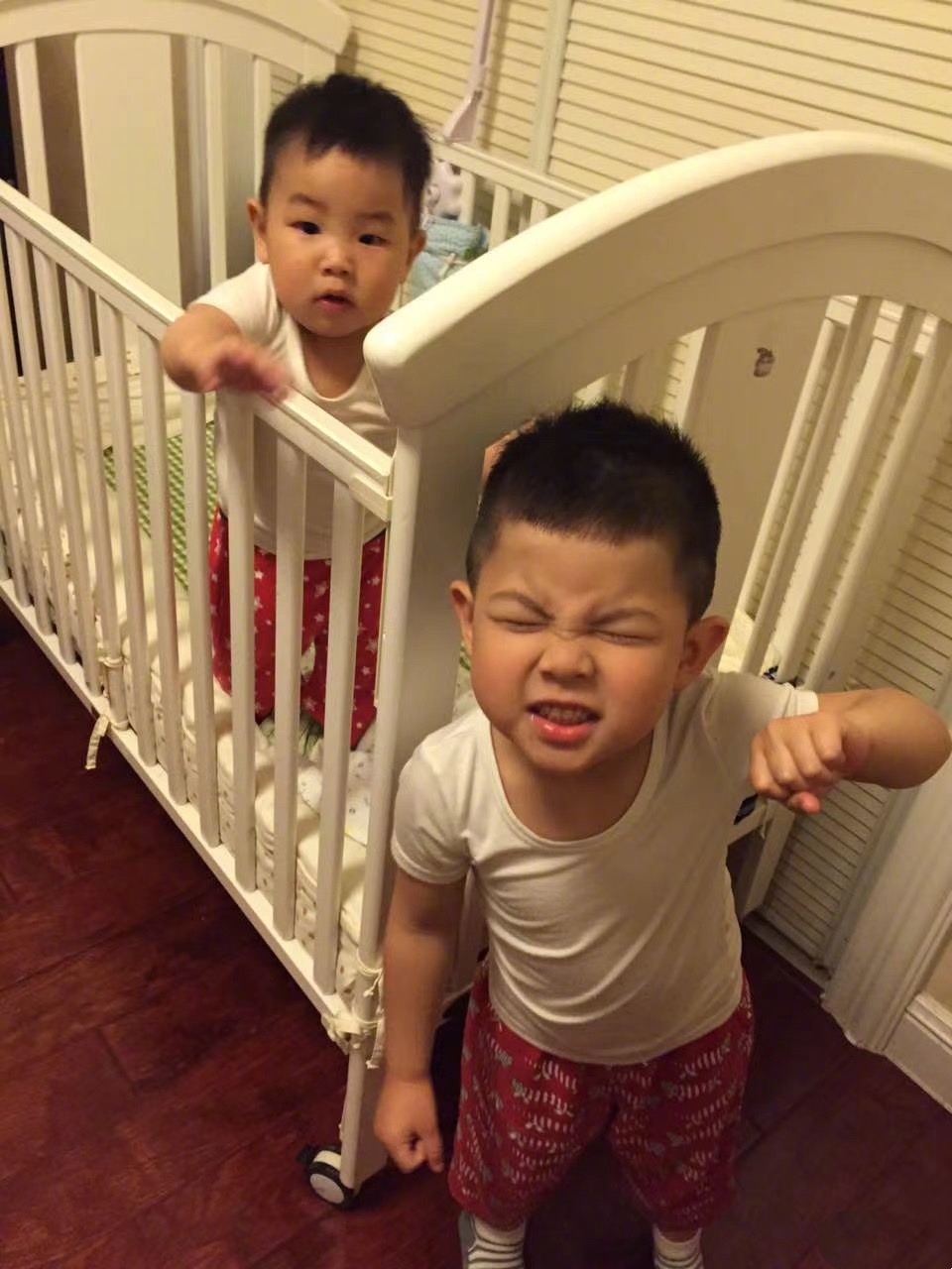 胡可晒照为儿子庆生，6岁小鱼儿将上小学，或与安吉当同门师兄弟