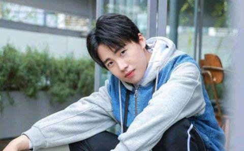 郭麒麟要霸屏！9档综艺3个常驻，真乃现实版“范