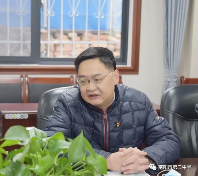 ���쵼�����������е���ָ������