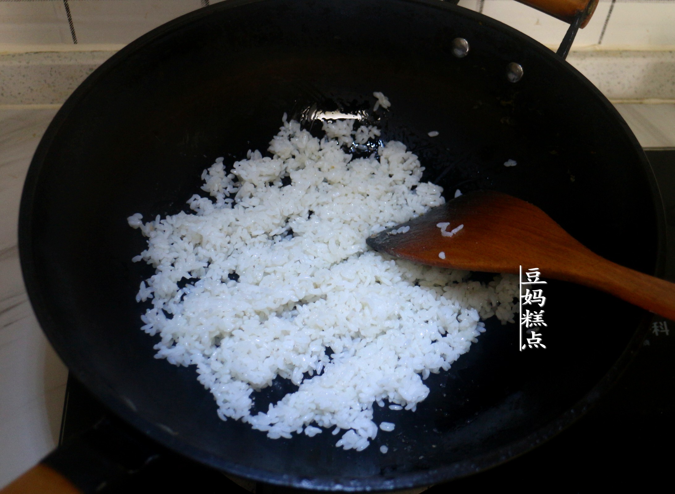 炒饭新吃法，加1把蔬菜，健康好吃，营养不浪费