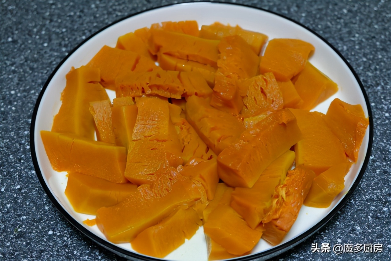 早起一小時，蒸一盤好吃又好看的豆沙包，不放水不加糖，香軟誘人