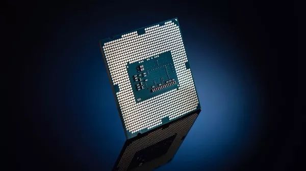 「短信」Intel将举行“新构架”沟通交流会；11nm高通芯片骁龙675显卡跑分公布