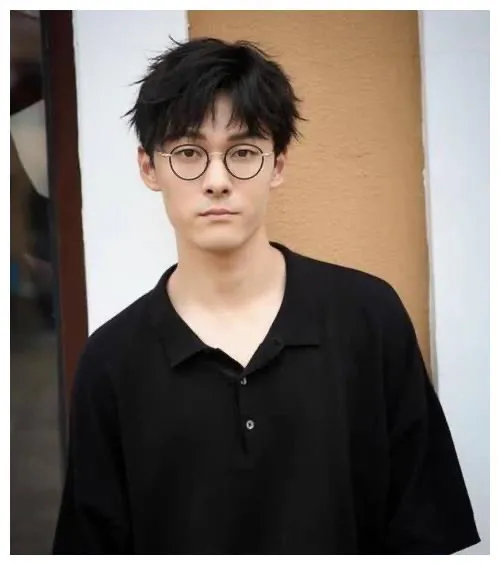 “爆红但很快凉凉”的四位男星，纪凌尘上榜，最后一位谁还记得？