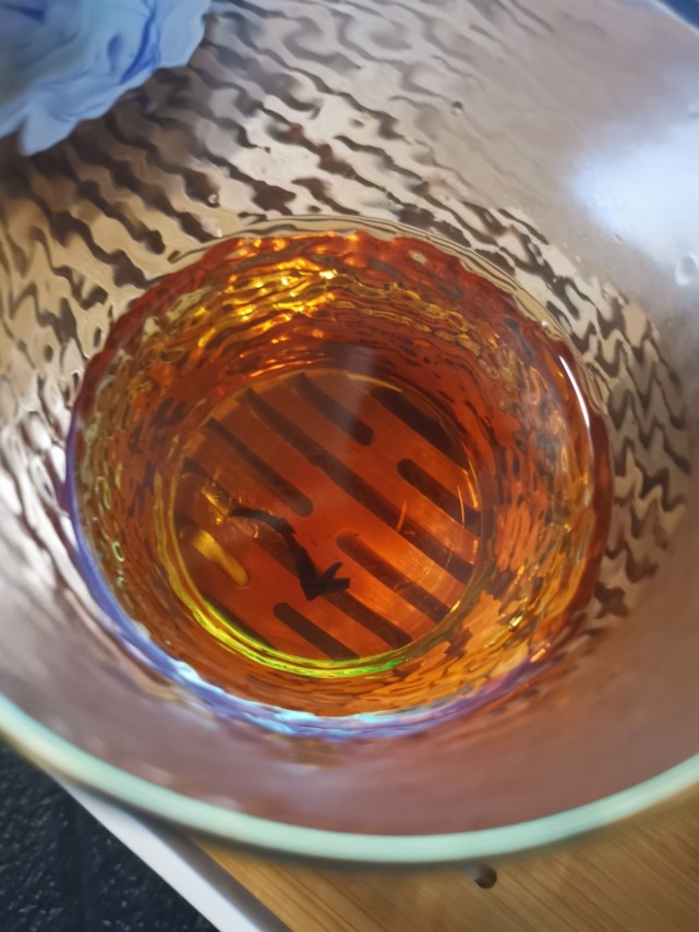 小茶控品鉴包の古树晒红：不伦不类的红茶 云南「晒红」初体验