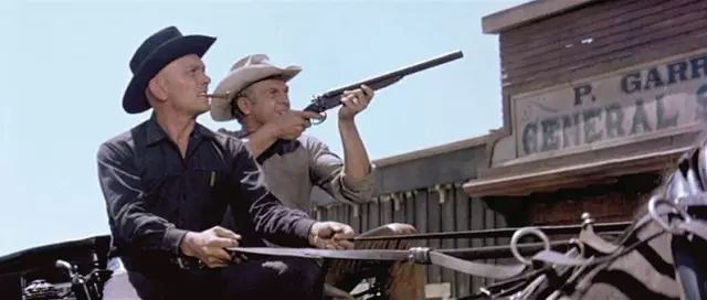 你以为他们是最佳银幕CP，其实人家是水火不容的