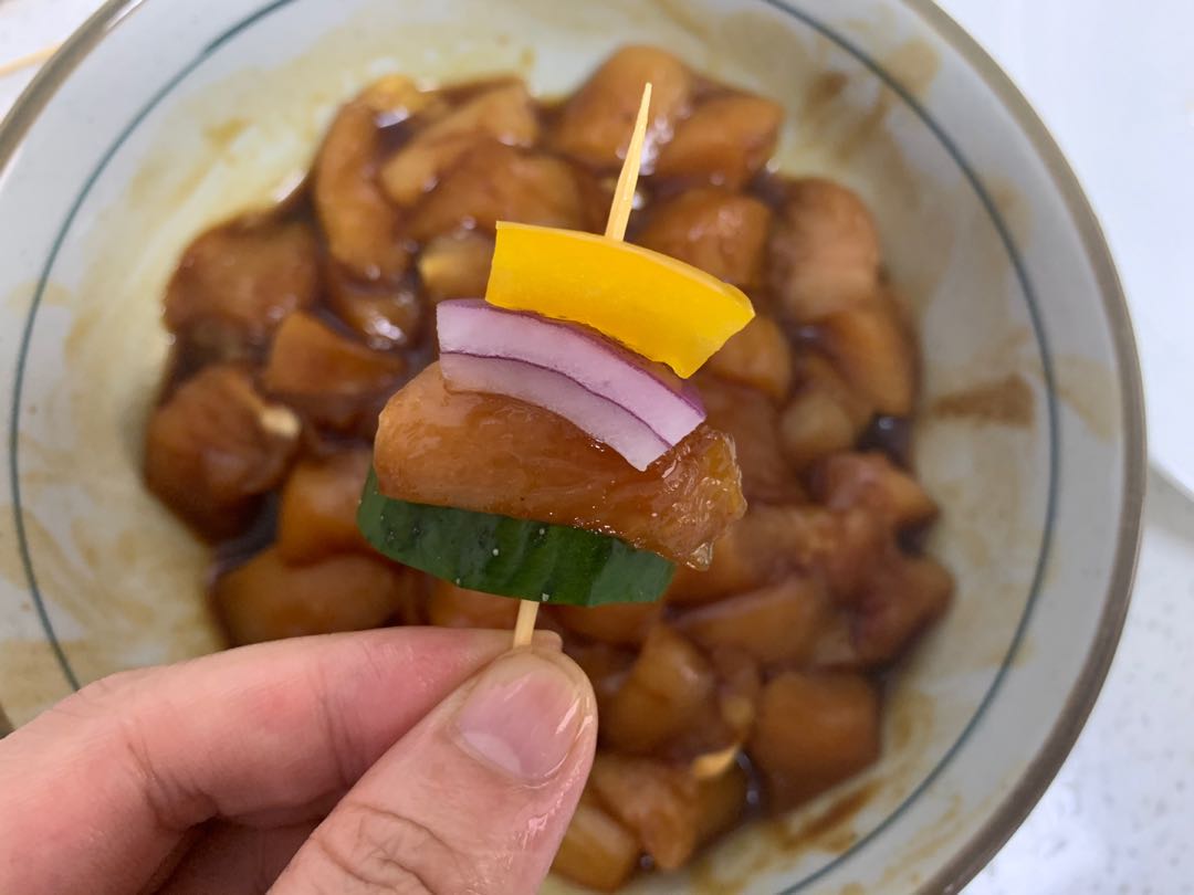 最近超火的牙签烤肉串，在家就能轻松做，一口一串好吃停不下来