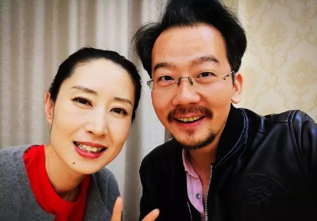 刘敏涛唱《红色高跟鞋》表情管理不当被调侃，