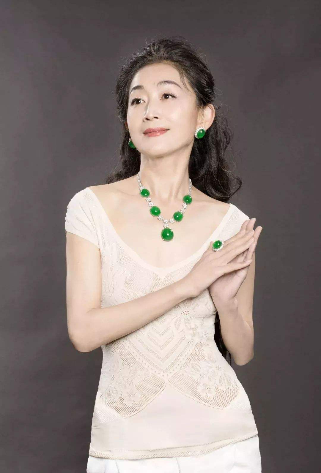 陈瑾：56岁坚持单身，称哥哥会给自己养老，56岁