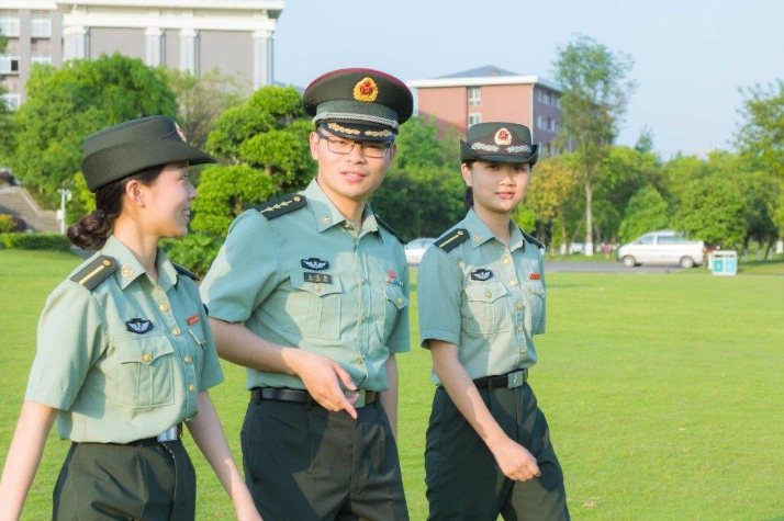 “军队文职”报名时间将到，预计招录约3万人，专科生也可报考