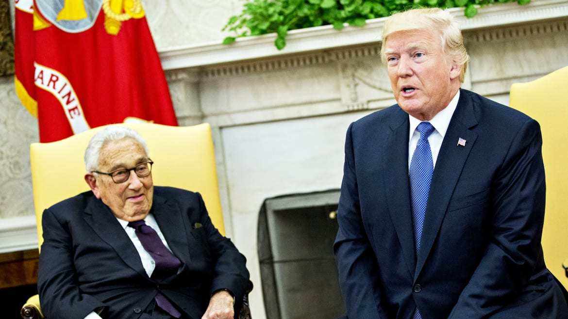 中国必须无条件帮美国？基辛格发出“友情提示