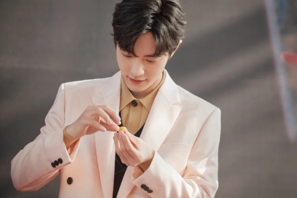 杨幂轧戏得罪片方？肖战解禁了？张雨绮受伤了