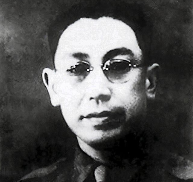 杜聿明向蒋介石报告：郭汝瑰是地下党，理由是家里沙发有补丁